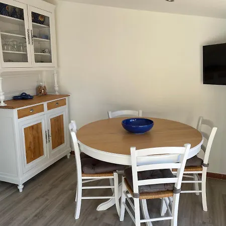 Bord De La Faviere Apartment